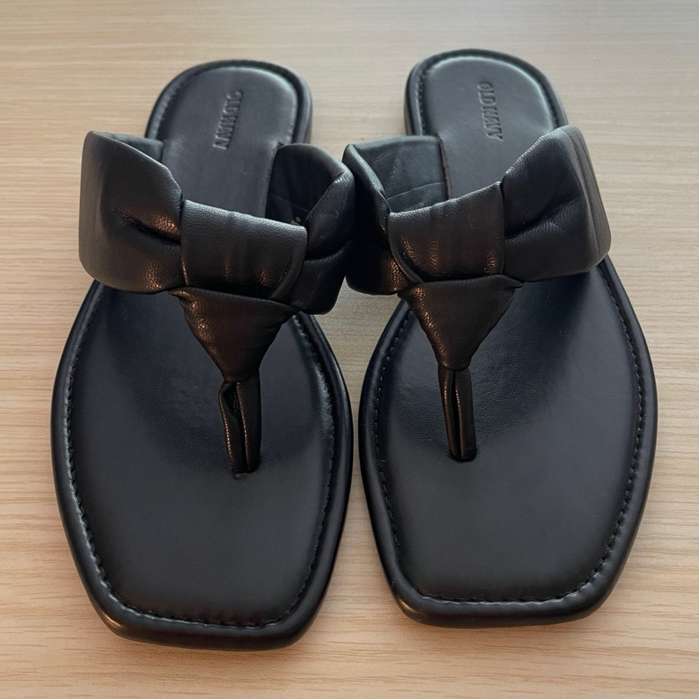 NWOT Old Navy Black Leather Sandals